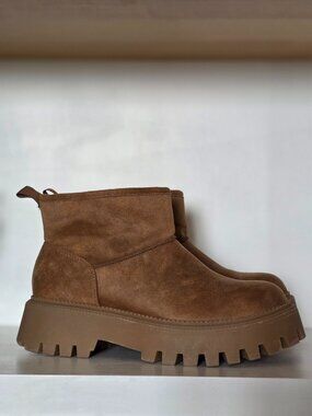 New DV Dolce Vita Lonny Tan Platform Booties - Sherpa Lined & Water Resistant 8
